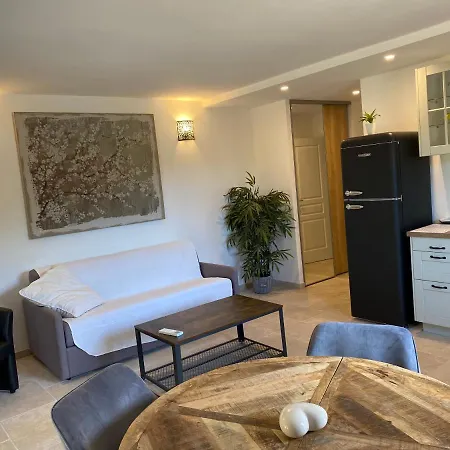 D'hotes Les Amandiers 4*