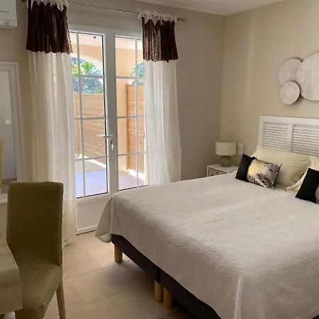 D'hotes Les Amandiers 4* سان تروبيه