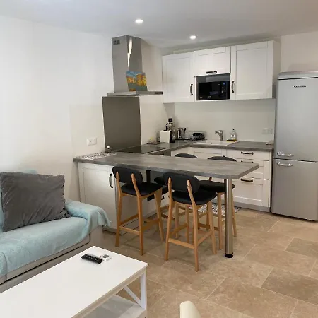 D'hotes Les Amandiers بيت ضيافة 4*