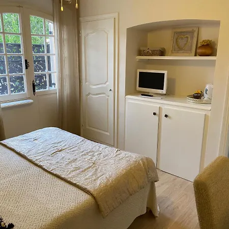 بيت ضيافة D'hotes Les Amandiers 4*