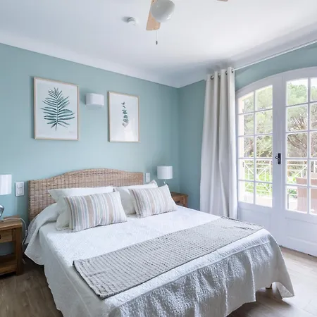 Gasthuis D'hotes Les Amandiers 4*