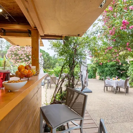 D'hotes Les Amandiers Penzion 4*