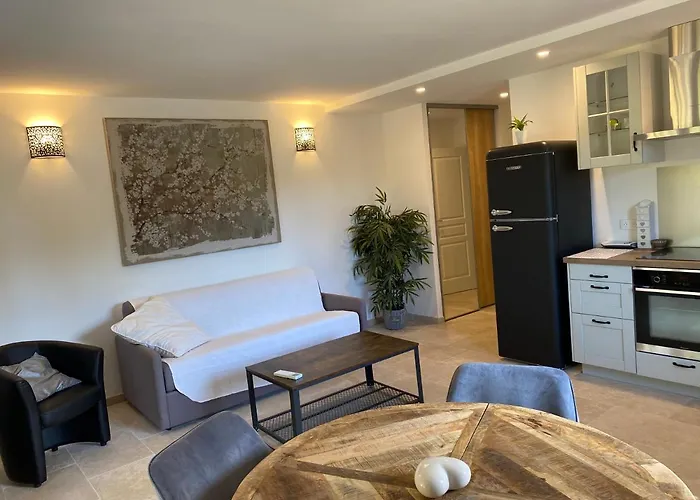 D'hotes Les Amandiers 4*