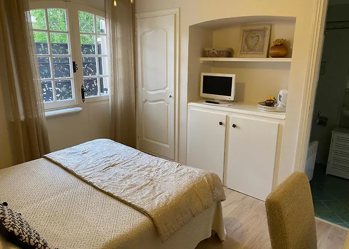 Maison d'hôtes D'hotes Les Amandiers 4*