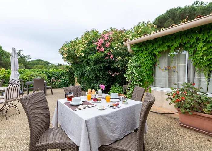 D'hotes Les Amandiers 4*